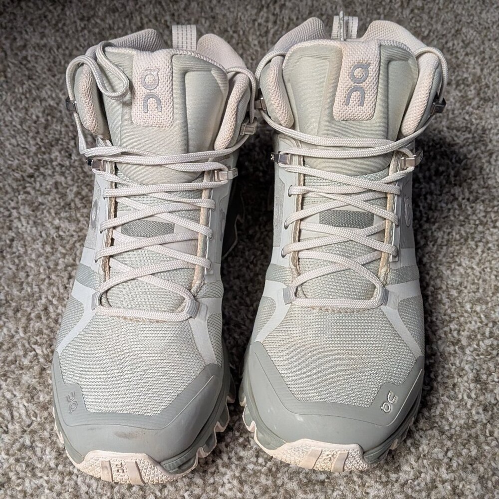 On Running Cloudrock Waterproof WOMAN MINERAL/KELP Size 6 Hiking Shoes